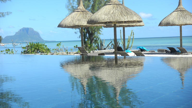 Esplanade Beachfront Luxury Apartments Mauritius Exterior photo